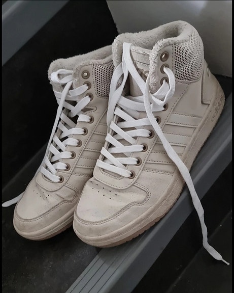 Adidas korkeavartiset tennarit 39