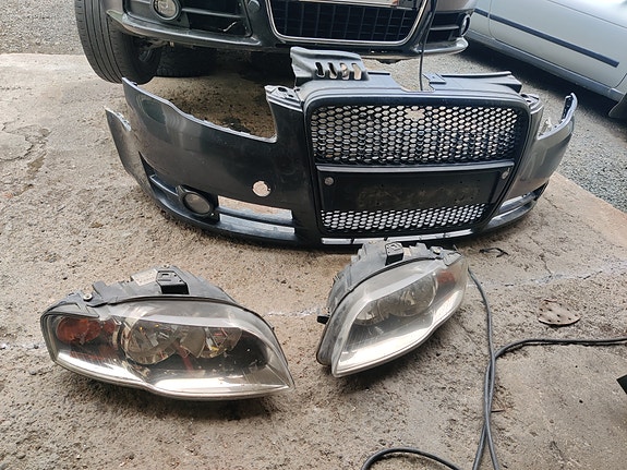 Audi A4 B7 2005-2007 Etupuskuri ja umpiot