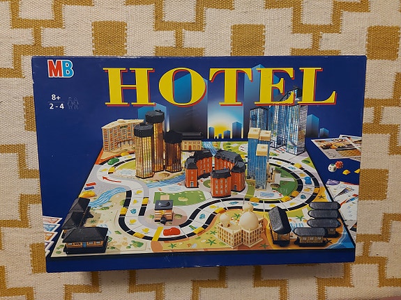Hotel lautapeli (2001)