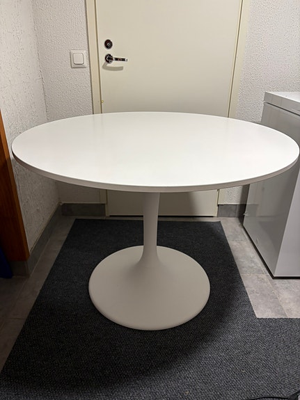 Pyöreä ruokapöytä 105cm + tuolit 3kpl