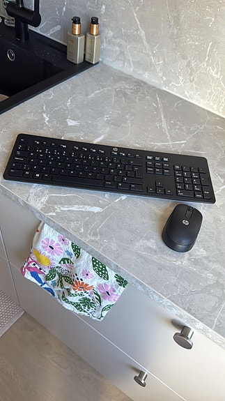 HP langaton näppäimistö ja hiiri