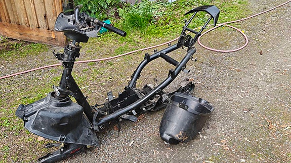 Peugeot speedfight 2 runko ja osia