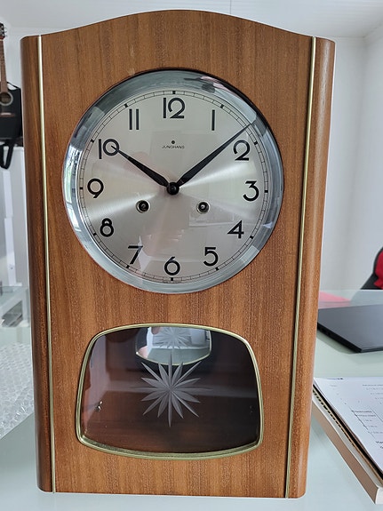 Junghans seinäkello