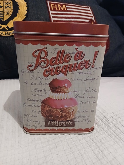 Retro peltipurkki