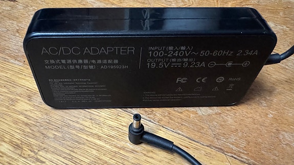 XITIAIN / Asus läppärin virtalähde 180W