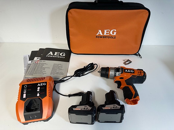 AEG BSB 12 C2 Li 402B iskevä akkuporakone, 2x 4ah akku, laturi ja kantopussi