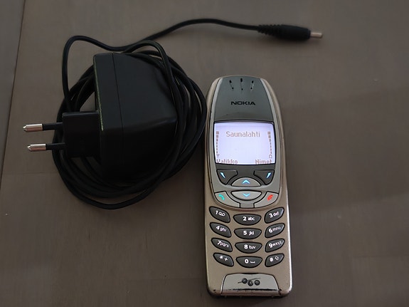Nokia 6310i retro matkapuhelin