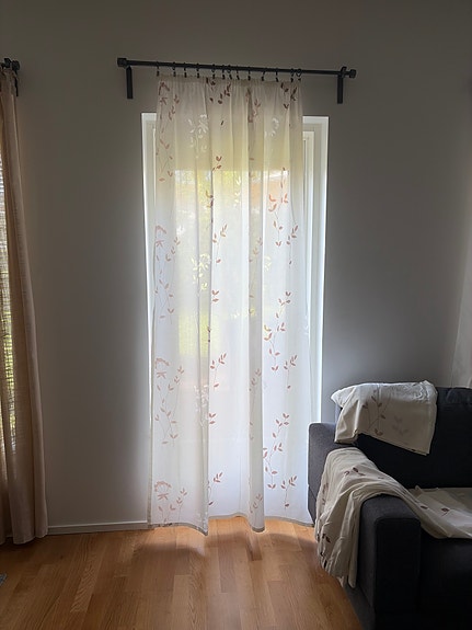 Kolme sivuverhoa ja kappa