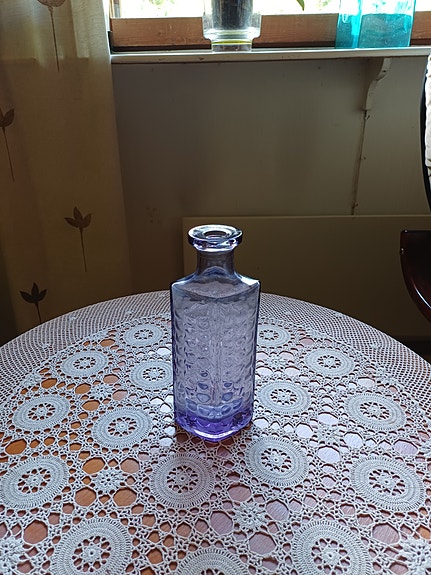 Violetti koristepullo / maljakko