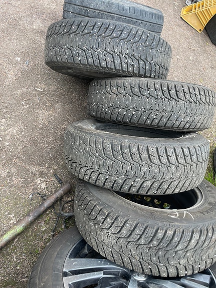 Nastarenkaat hyvät 195-65-15 9mm 5x112et43