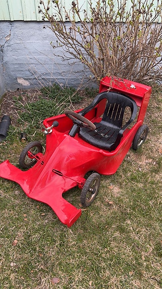 Mäkiauto lapselle tai aikuiselle