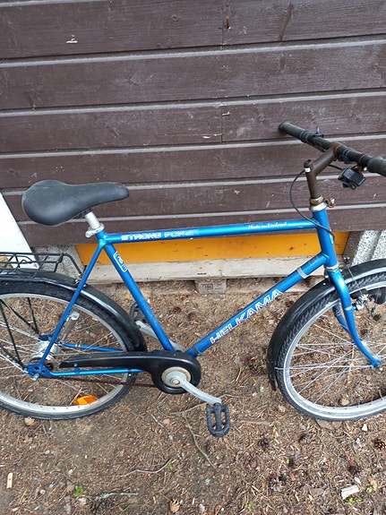 Myydään laitettavaksi 2 kpl polkupyöriä
