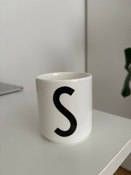 Design Letters muki kirjain S valkoinen