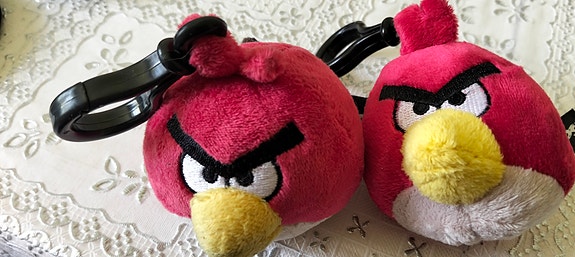 Angry birds avaimenperät ja lelukännykkä
