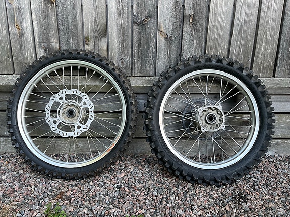 Crossipyörän vanteet nappularenkailla