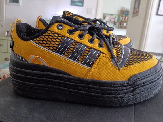 Adidas platform 40