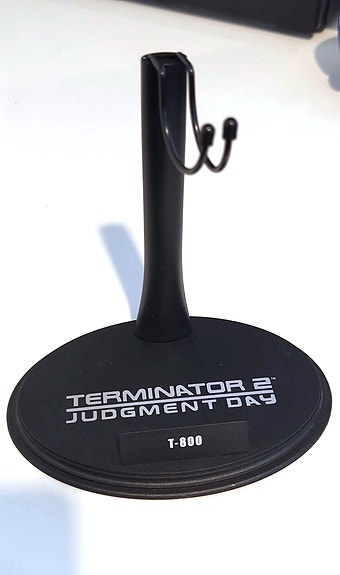 Hot Toys - Terminator 2 -jalusta (MMS117)