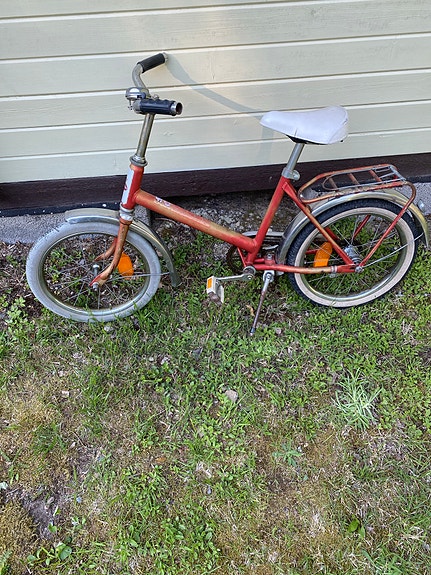 Helkama lastenpyörä 16" punainen