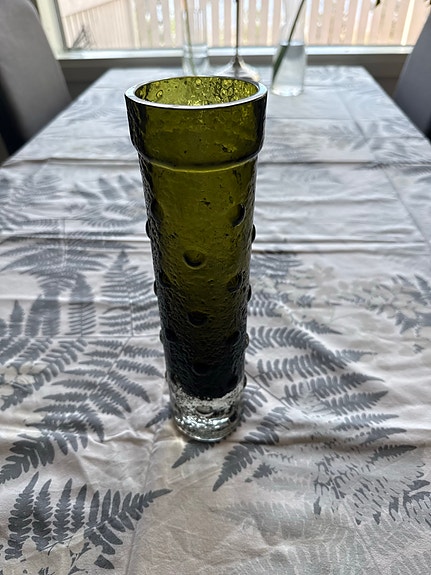 Riihimäen lasi vihreä maljakko, Tamara Aladin