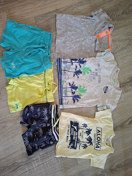 t-paidat ja shortsit