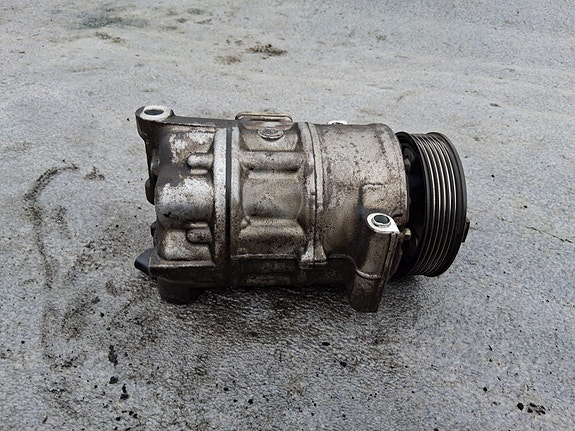 VW Passatin Ilmastoinnin kompura