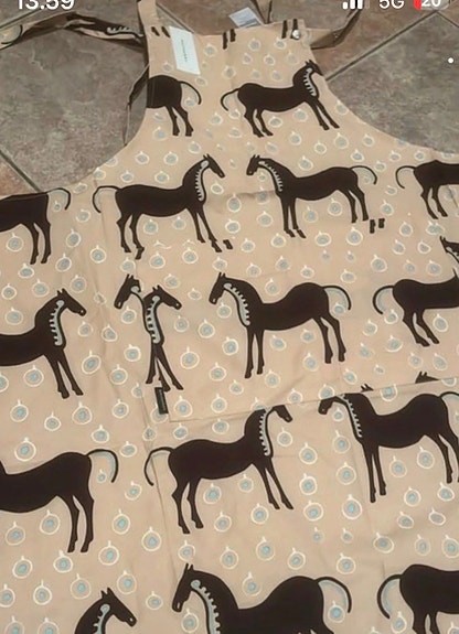 Marimekko musta tamma esiliina uusi