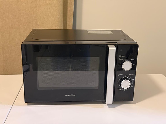 Kenwood mikroaaltouuni mekaanisilla säätimillä