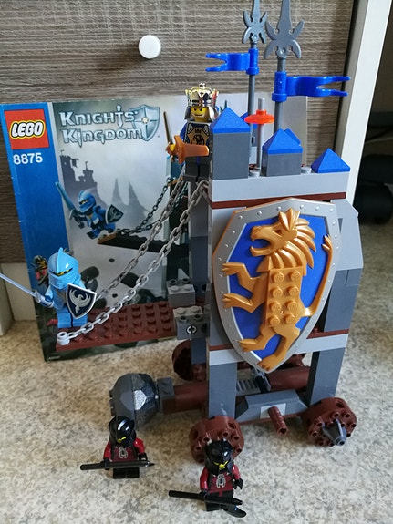 Lego Castle: Knights Kingdom II: 8875-King's Siege Tower.