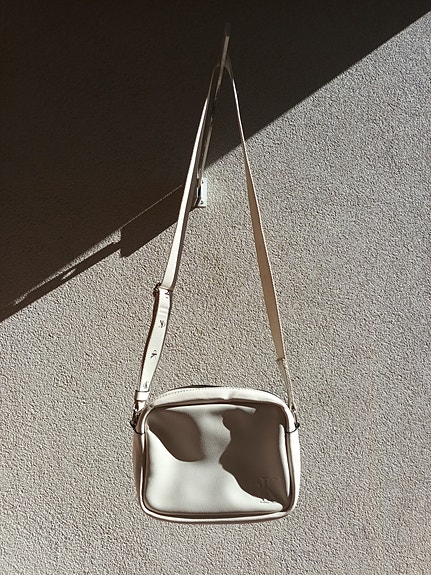 Calvin Klein valkoinen laukku