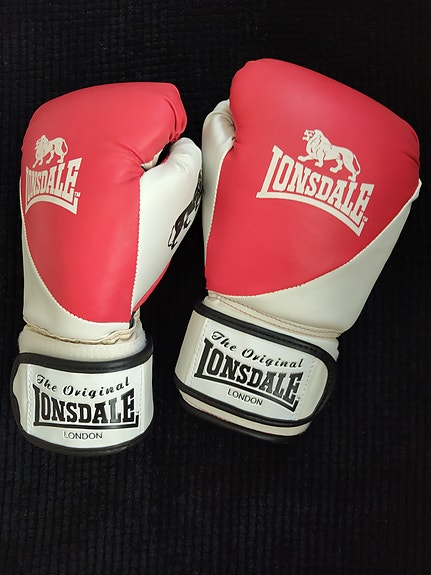 LONSDALE BOXING GLOVES