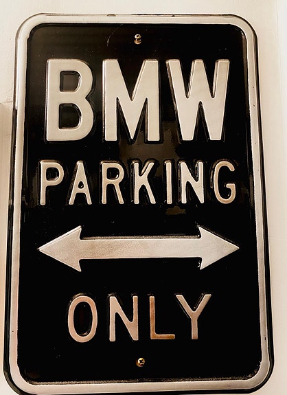 BMW Parking Only -metallikyltti