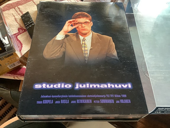 Studio Julmahuvi & Mennen Tullen DVD-boksit