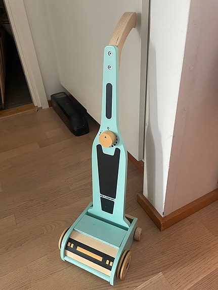Kids Concept puinen leikkipölynimuri mintunvihreä