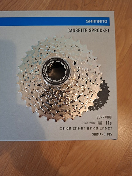 Shimano 105 2x11 takarattaat ja eturattaat