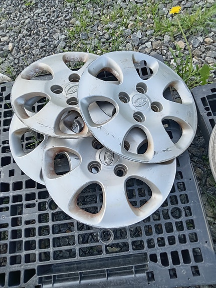 Kia 15" pölykapselit