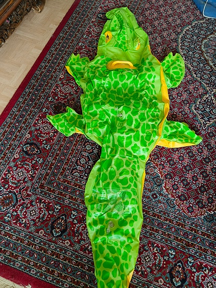 Vihreä krokotiili vesi lelu lapselle