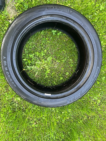 2kpl 255/40/18 renkaita