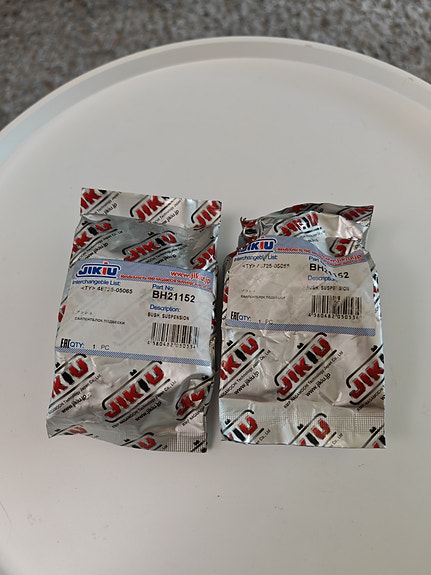 Japanilaiset takatukivarren helat (pari) Toyota – uudet JIKIU BH21152