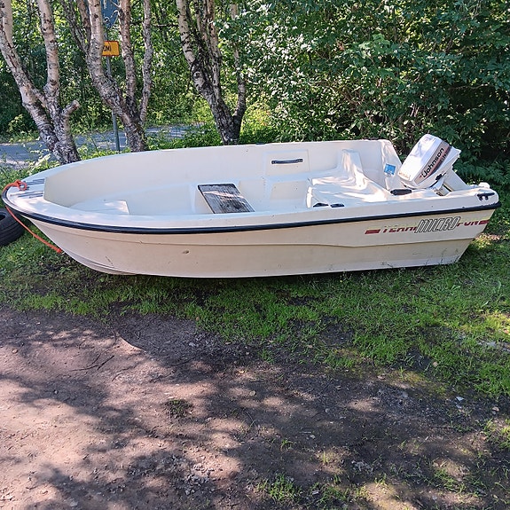 Lasikuituvene Terhi Micro Fun 8hv moottorilla.