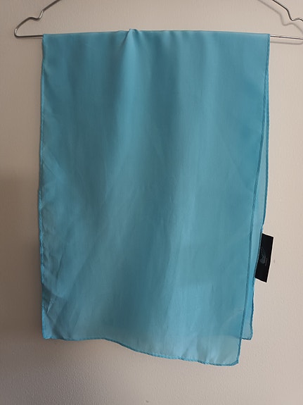 Turkoosi huivi 100 % silkkiä
