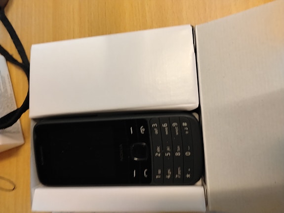 Myydään Nokia 225 4G peruspuhelin.