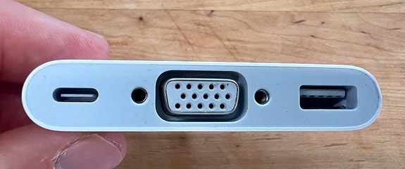 Apple USB-C VGA Multiport adapter - moniportti sovitin