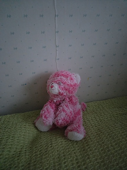 Pinkki kissapehmolelu