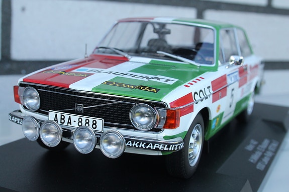 1973 Volvo 142 Hannu Mikkola ralliauto 1:18 27cm Jyväskylän Suurajot 1/18 hieno