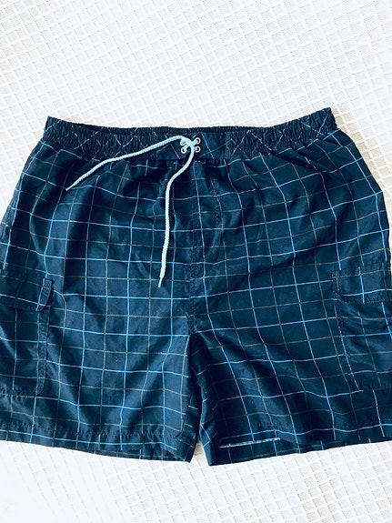 Miesten shortsit, koko XL, nouto, hinta yhdelle