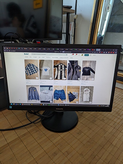 Philips 24" LCD Näyttö VGA DVI