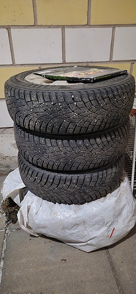 185/65 R15 käytetyt nastarenkaat + aluvanteet. Used winter tires+alloy wheels