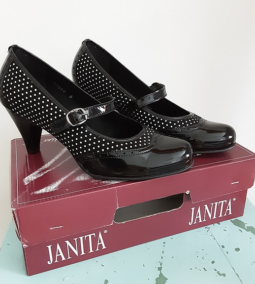Juhlakengät/ avokkaat, Janita