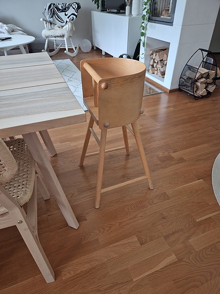 Artek 616 syöttötuoli