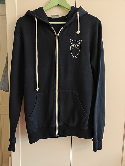Knowledge Cotton Apparel tummansininen huppari L
